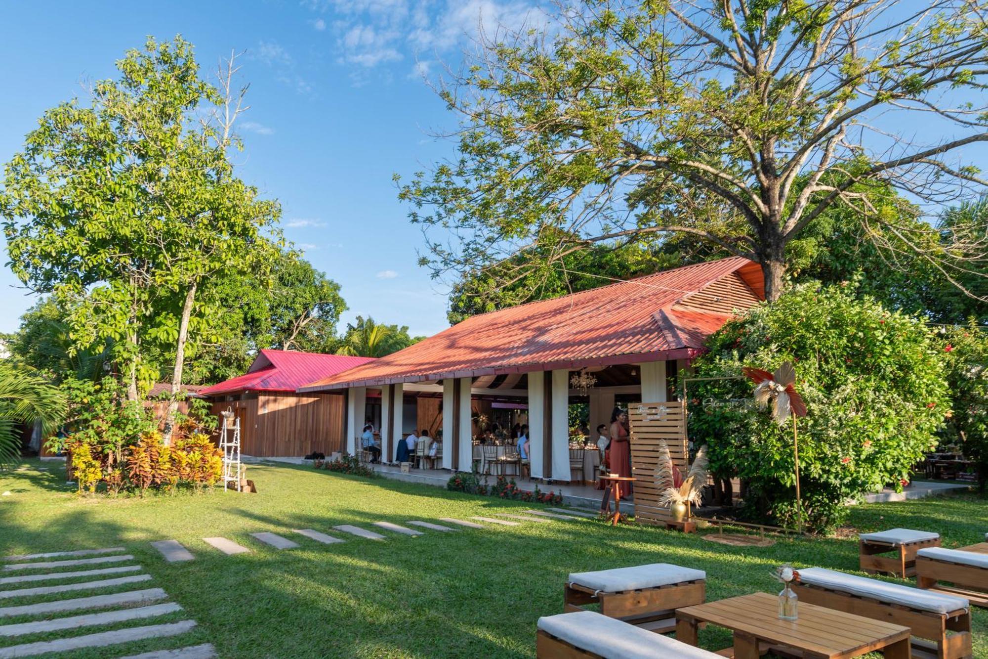 Wakaya Ecolodge Pucallpa Exterior photo